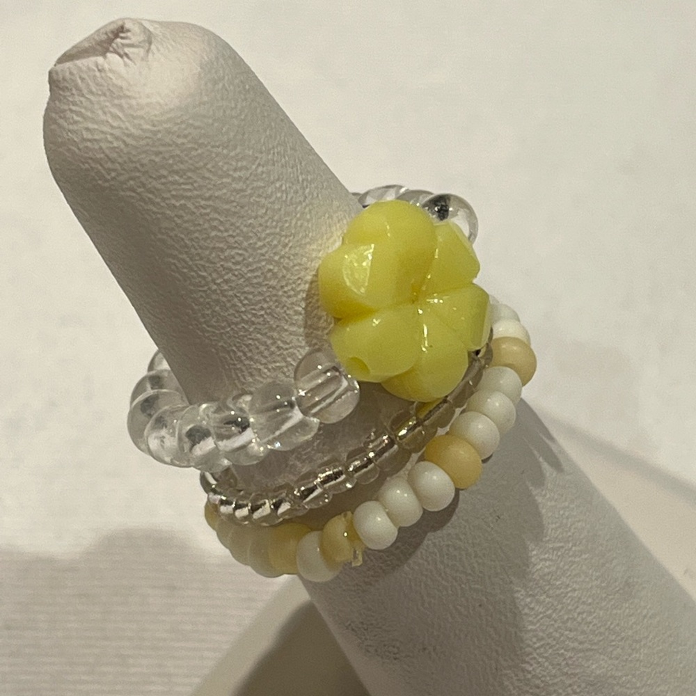 Handmade Yellow Flower Beaded Ring Set - Picture 2 of 3